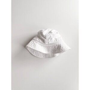 Aritzia TNA White Cotton Canvas Embroidered Logo Bucket Hat, Size M/L